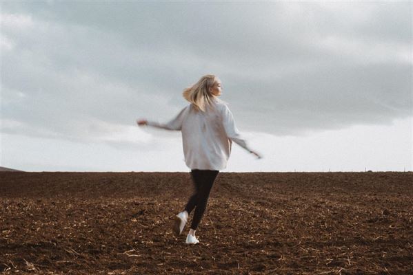 Linneskjorta – den ultimata sommarklädseln för både stil och komfort